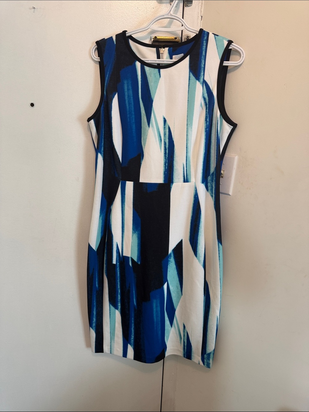 Calvin Klein Sleeveless Geometric Blue & White Sheath Dress